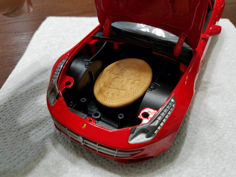 Illustration for article titled Who took the cookie from the Hot Wheels 1:18 Ferrari FF?